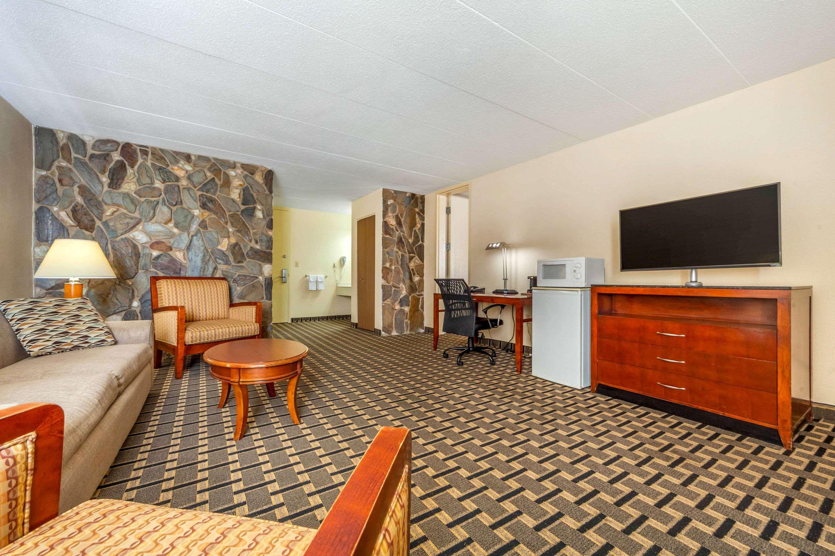 Econo Lodge Inn & Suites Brookings Exteriér fotografie