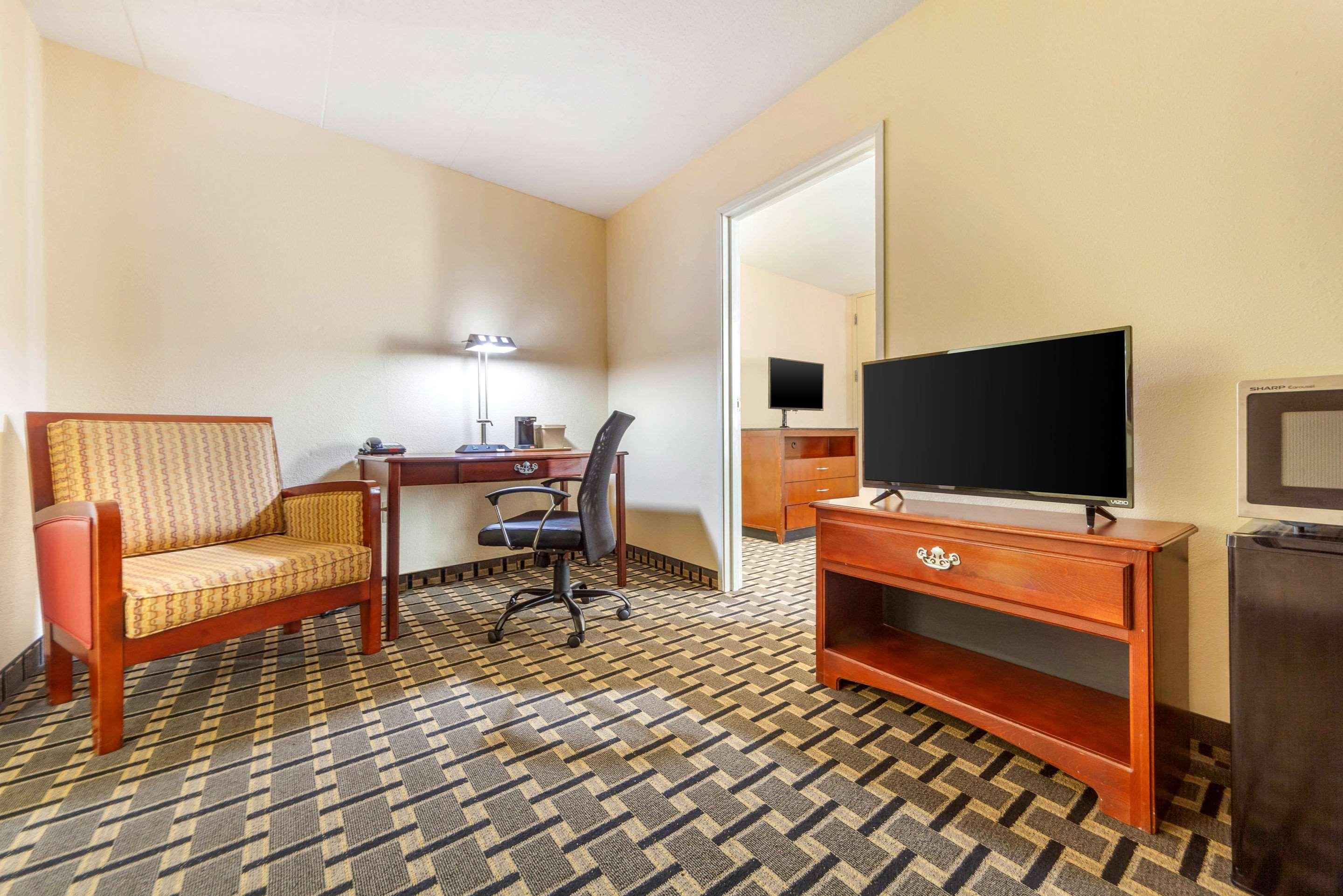Econo Lodge Inn & Suites Brookings Exteriér fotografie